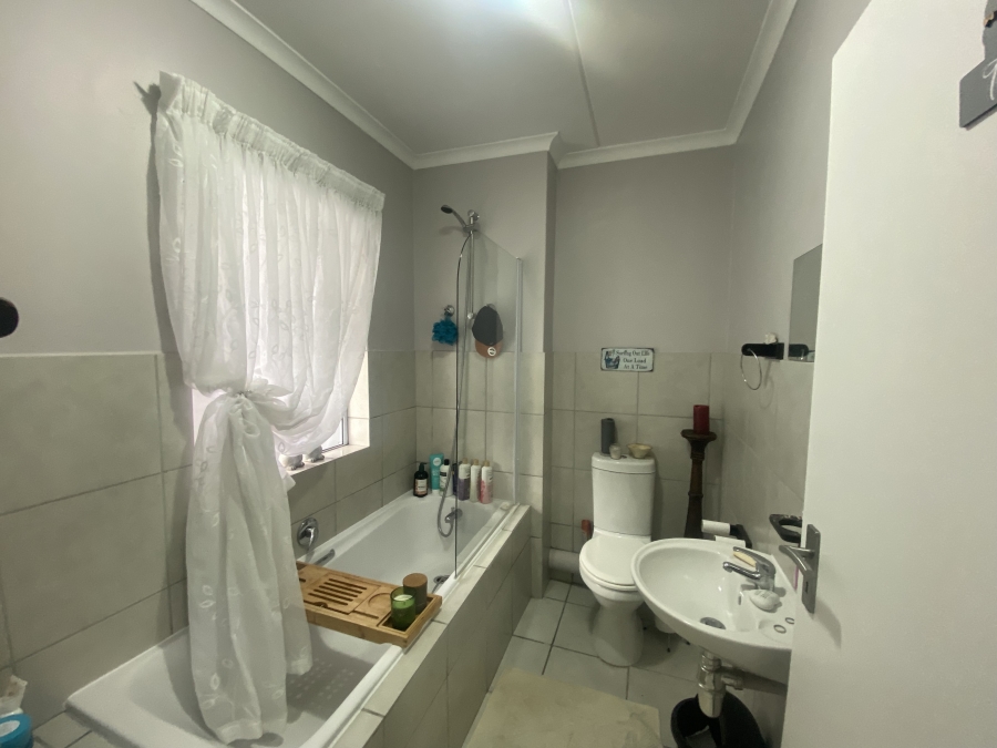 To Let 2 Bedroom Property for Rent in Sonkring Western Cape